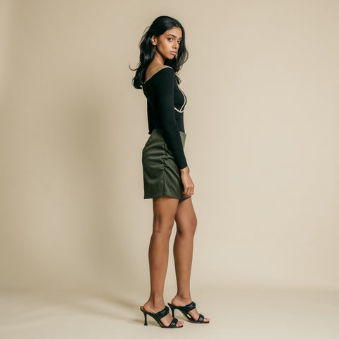 Olive green, mini skirt featuring gathering detail both two side. 